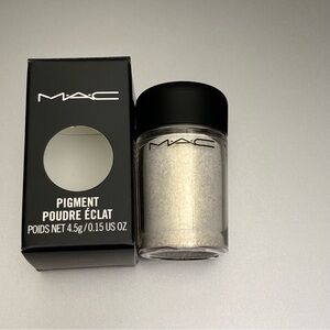 MAC “Vanilla” Loose Pigment ~ 4.5g